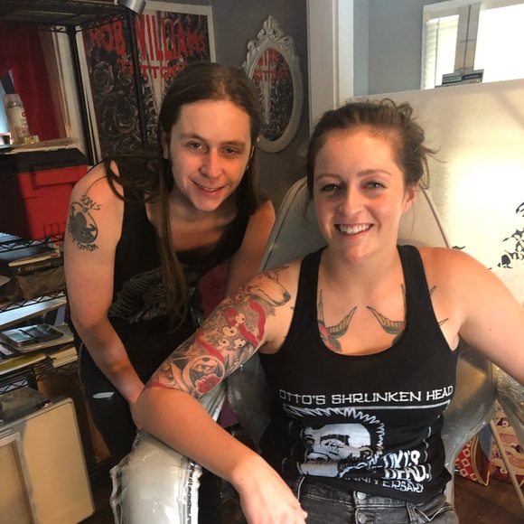 Meet your Posher ...  Tami R 🦋🎶 Posh Ambassador - Picture 4 of 6